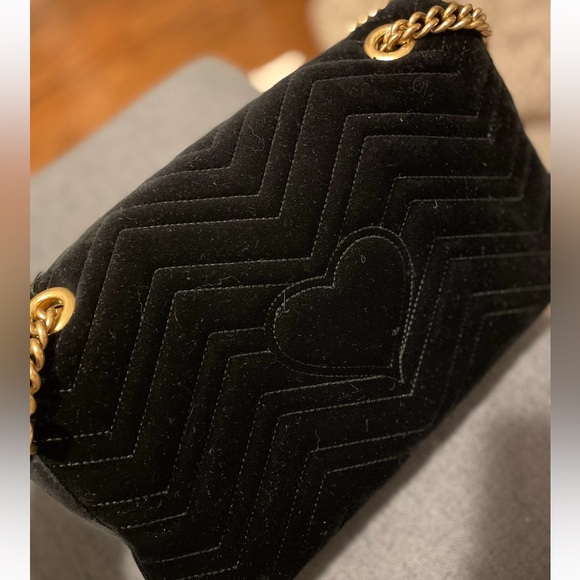 Authentic Gucci Marmont Black and Gold Shoulder Bag - Picture 8 of 9
